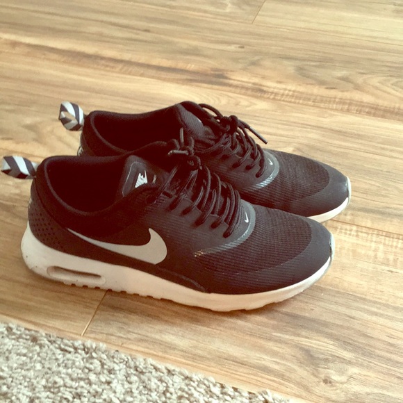 Nike Shoes - Nike air max size 7.5